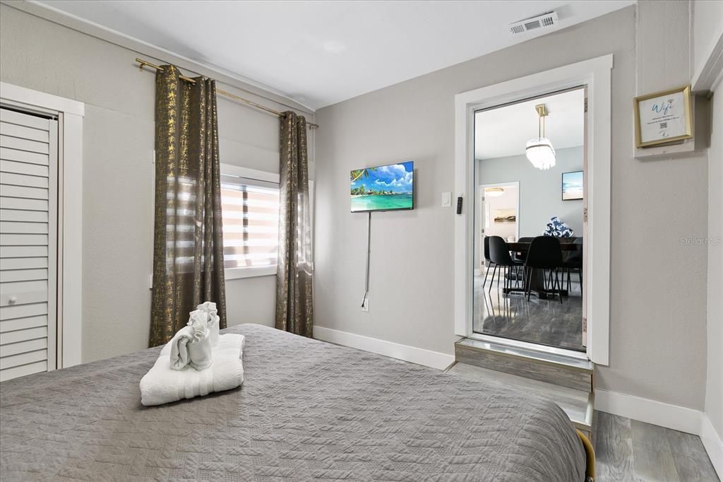 En Venta: $525,000 (5 camas, 3 baños, 2060 Pies cuadrados)