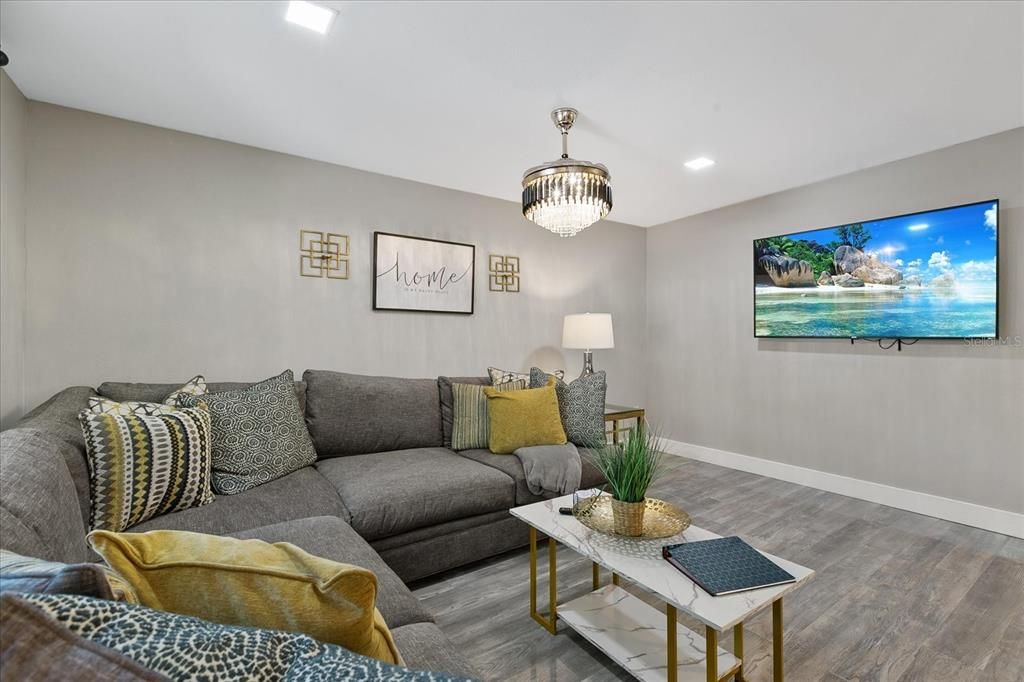 En Venta: $525,000 (5 camas, 3 baños, 2060 Pies cuadrados)