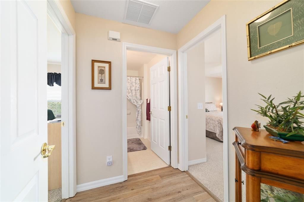 Под контрактом: $332,900 (3 спален, 2 ванн, 1720 Квадратных фут)