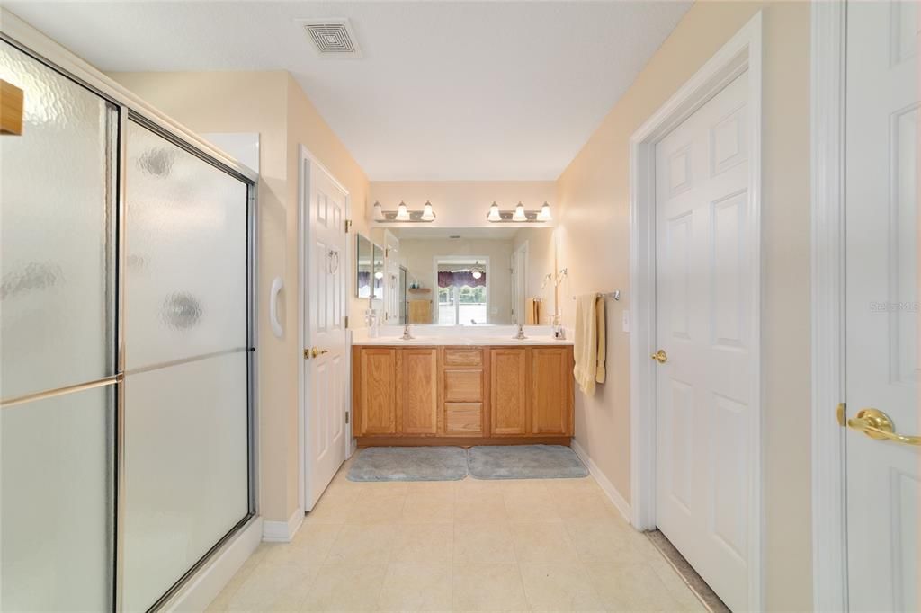 Под контрактом: $332,900 (3 спален, 2 ванн, 1720 Квадратных фут)