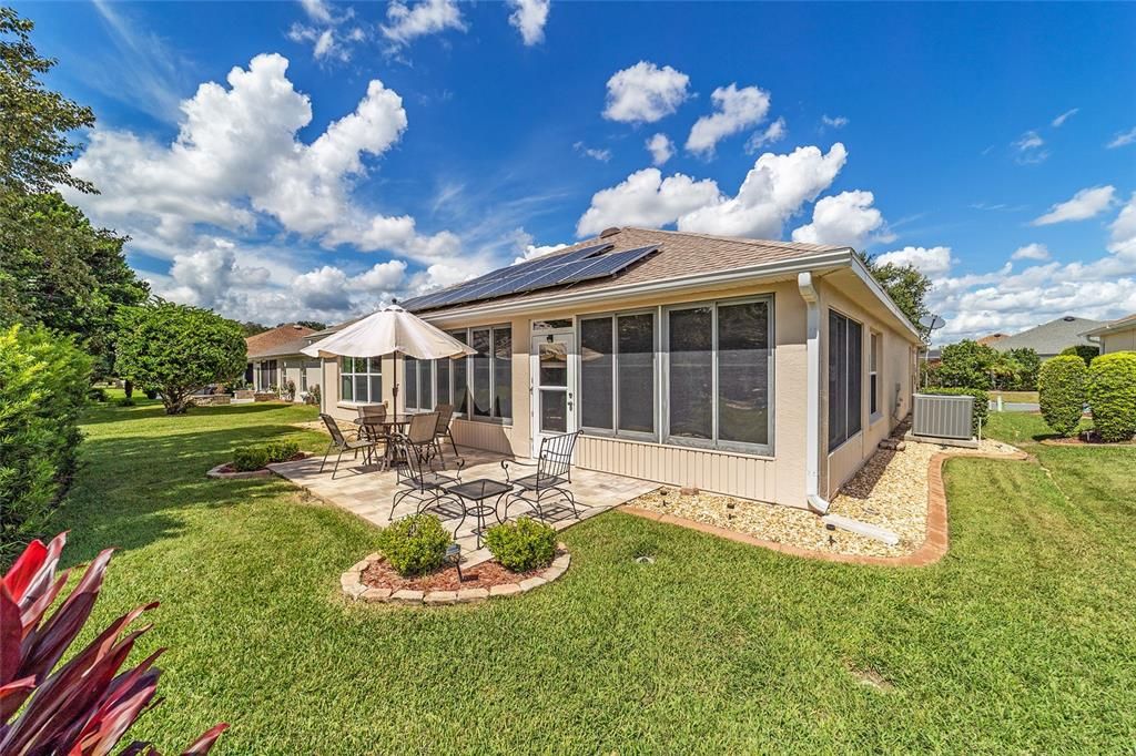 Под контрактом: $332,900 (3 спален, 2 ванн, 1720 Квадратных фут)