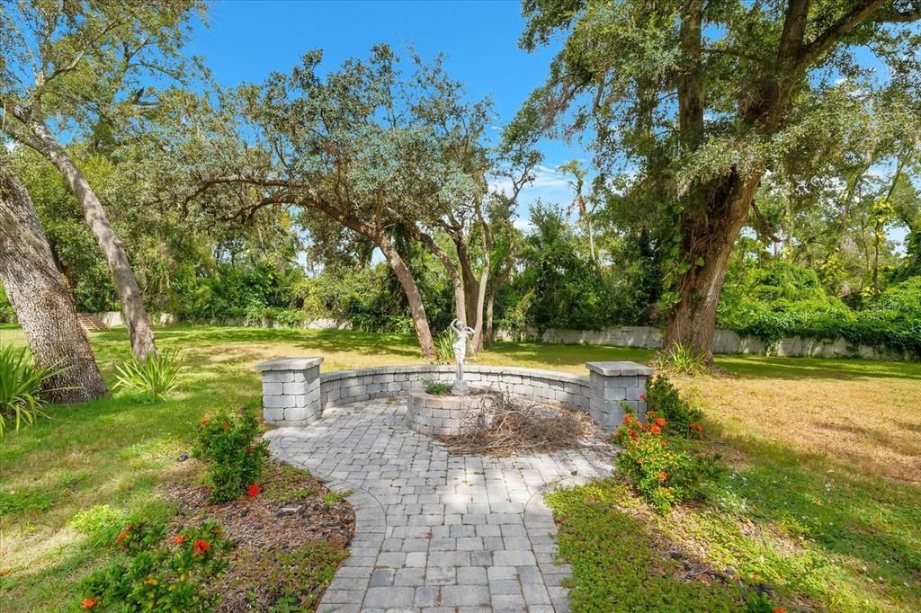 Под контрактом: $665,000 (4 спален, 2 ванн, 2717 Квадратных фут)