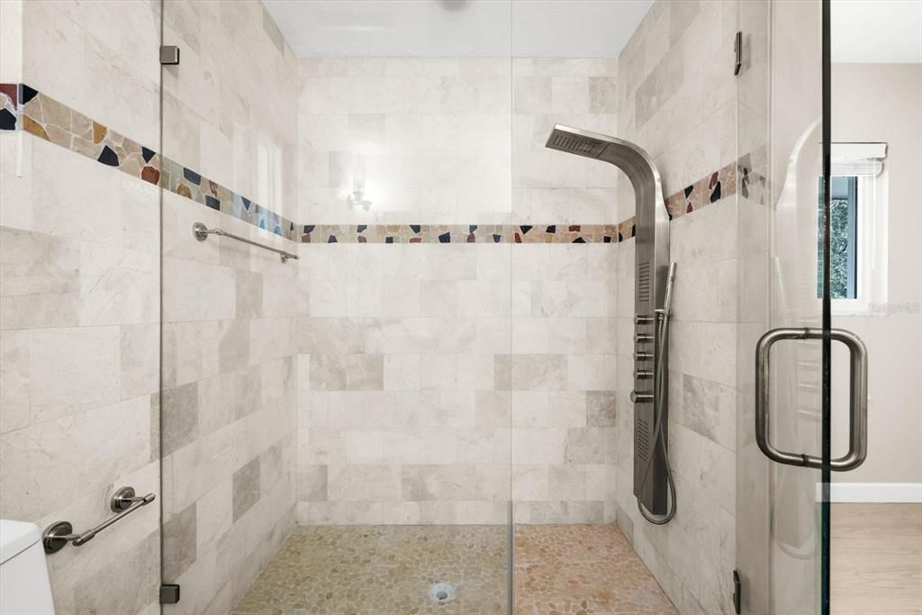 Под контрактом: $665,000 (4 спален, 2 ванн, 2717 Квадратных фут)