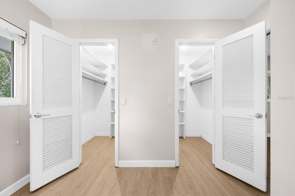 Под контрактом: $665,000 (4 спален, 2 ванн, 2717 Квадратных фут)