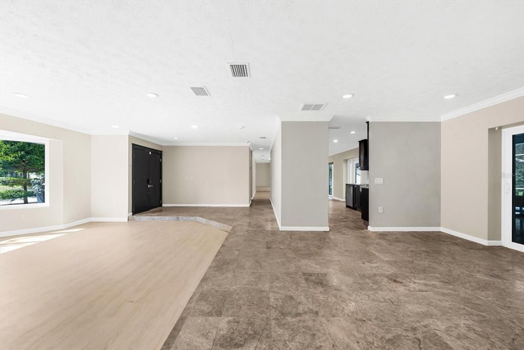 Под контрактом: $665,000 (4 спален, 2 ванн, 2717 Квадратных фут)