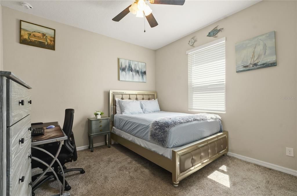 合同活跃: $459,000 (5 贝兹, 3 浴室, 3228 平方英尺)