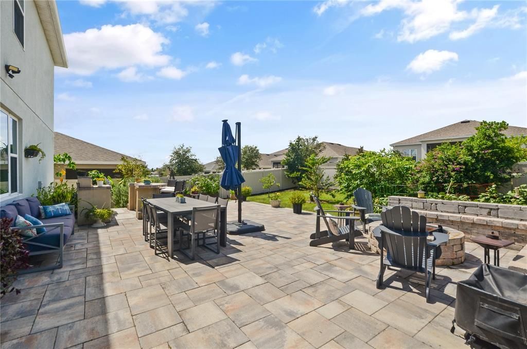 合同活跃: $459,000 (5 贝兹, 3 浴室, 3228 平方英尺)