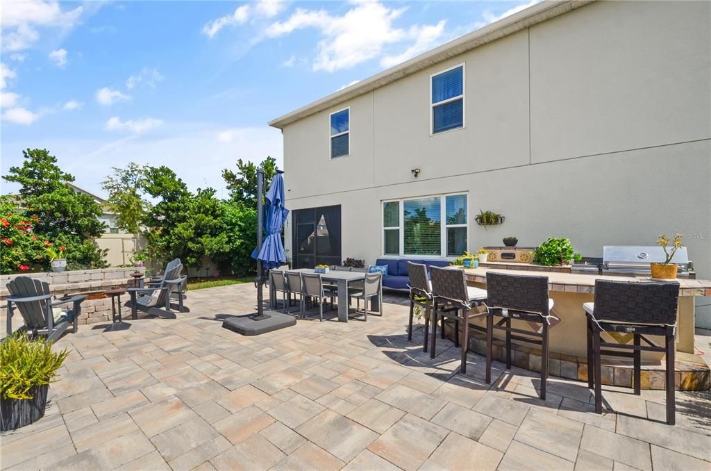 合同活跃: $459,000 (5 贝兹, 3 浴室, 3228 平方英尺)