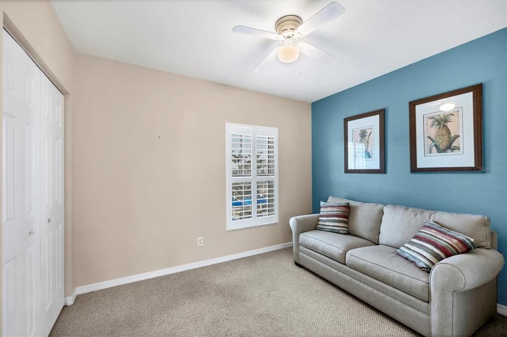 For Sale: $299,900 (3 beds, 2 baths, 1272 Square Feet)