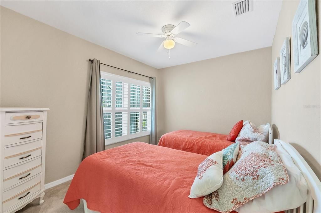 For Sale: $299,900 (3 beds, 2 baths, 1272 Square Feet)