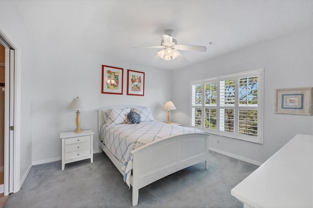 For Sale: $299,900 (3 beds, 2 baths, 1272 Square Feet)