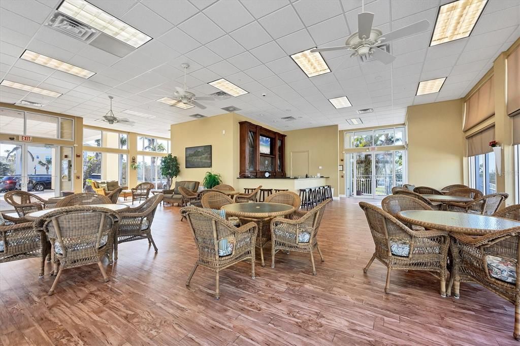 For Sale: $299,900 (3 beds, 2 baths, 1272 Square Feet)