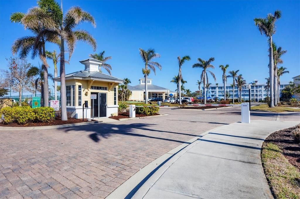 For Sale: $299,900 (3 beds, 2 baths, 1272 Square Feet)