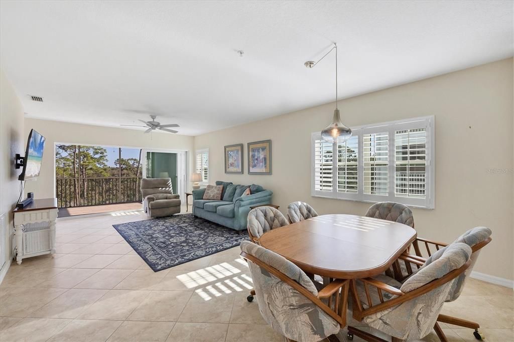 For Sale: $299,900 (3 beds, 2 baths, 1272 Square Feet)