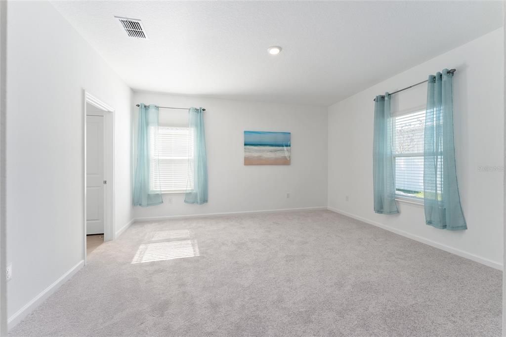 В аренду: $2,200 (3 спален, 3 ванн, 2039 Квадратных фут)