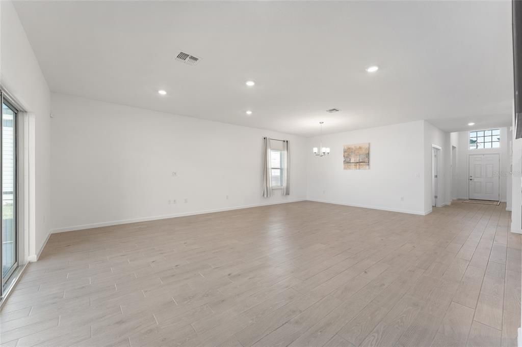 В аренду: $2,200 (3 спален, 3 ванн, 2039 Квадратных фут)