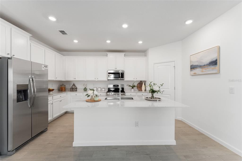 В аренду: $2,200 (3 спален, 3 ванн, 2039 Квадратных фут)