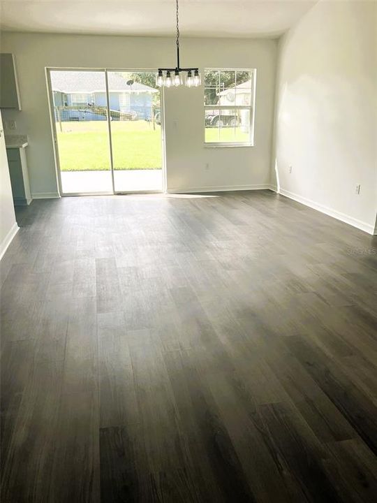 待售: $234,000 (3 贝兹, 2 浴室, 1356 平方英尺)