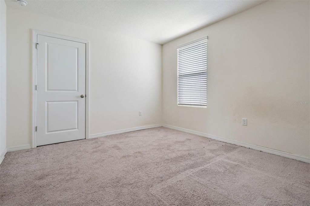 待售: $369,700 (4 贝兹, 2 浴室, 2328 平方英尺)