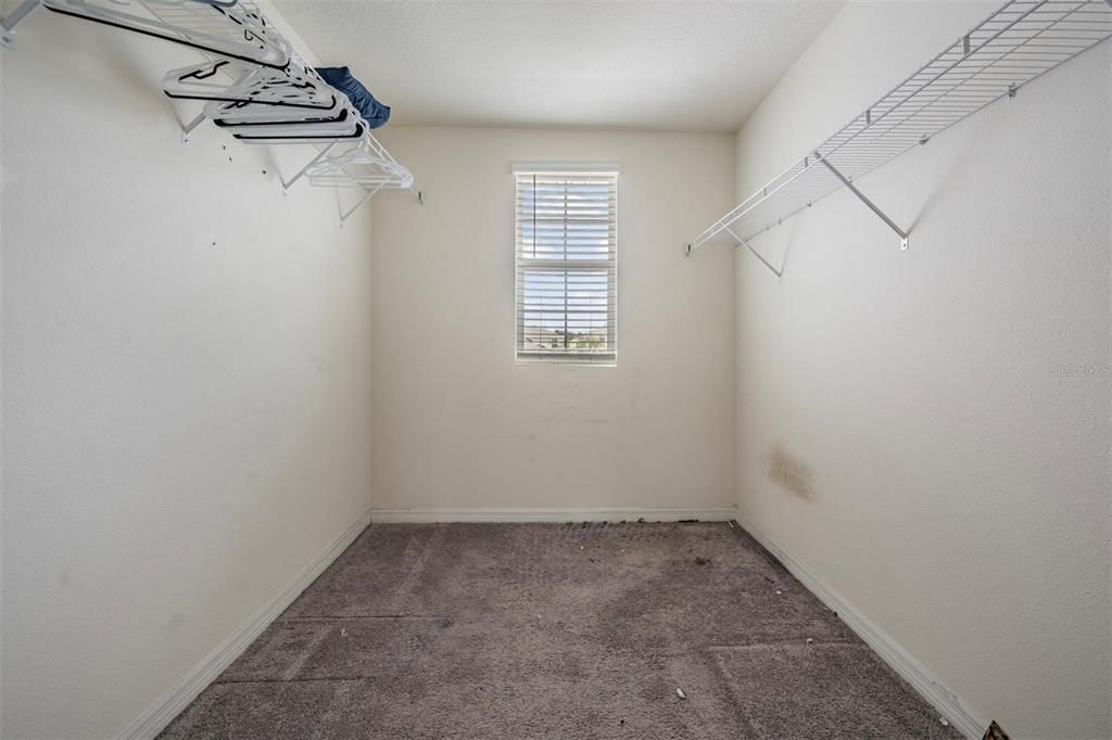 待售: $369,700 (4 贝兹, 2 浴室, 2328 平方英尺)