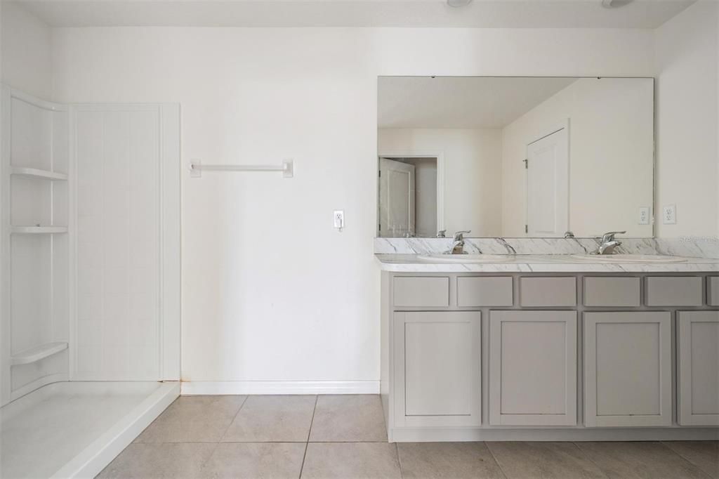 待售: $369,700 (4 贝兹, 2 浴室, 2328 平方英尺)