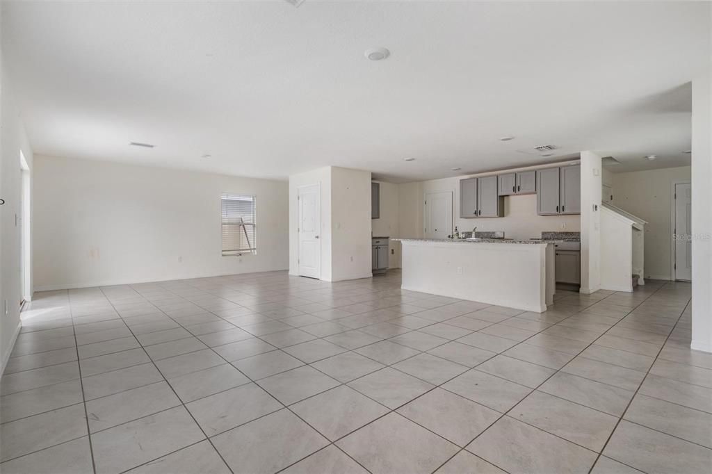 待售: $369,700 (4 贝兹, 2 浴室, 2328 平方英尺)