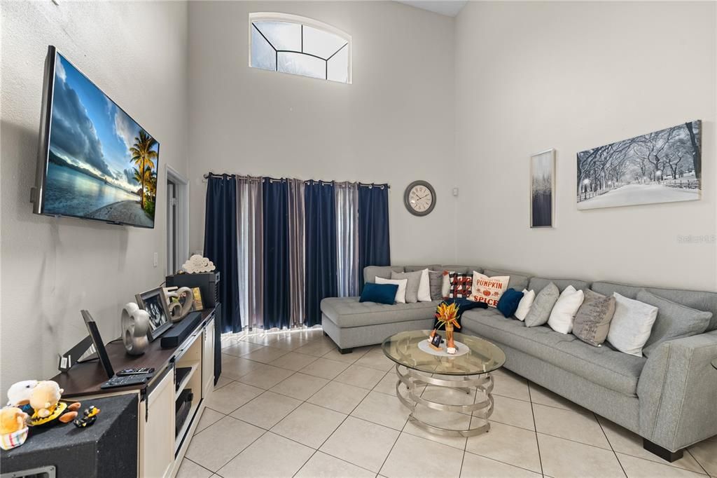 For Sale: $269,900 (3 beds, 2 baths, 1279 Square Feet)