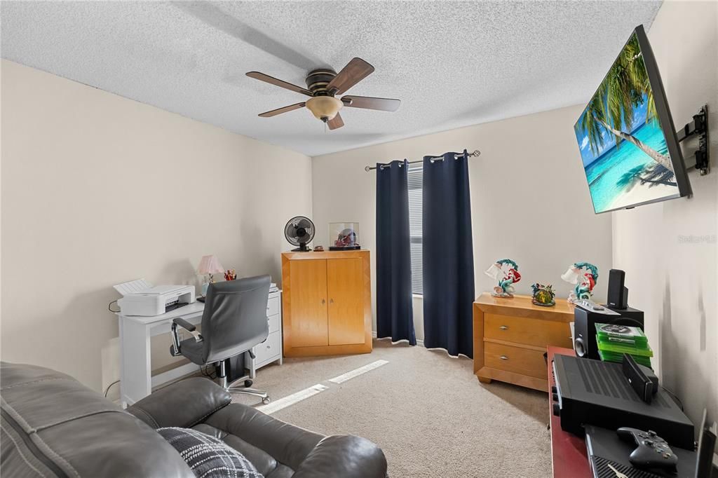 For Sale: $269,900 (3 beds, 2 baths, 1279 Square Feet)