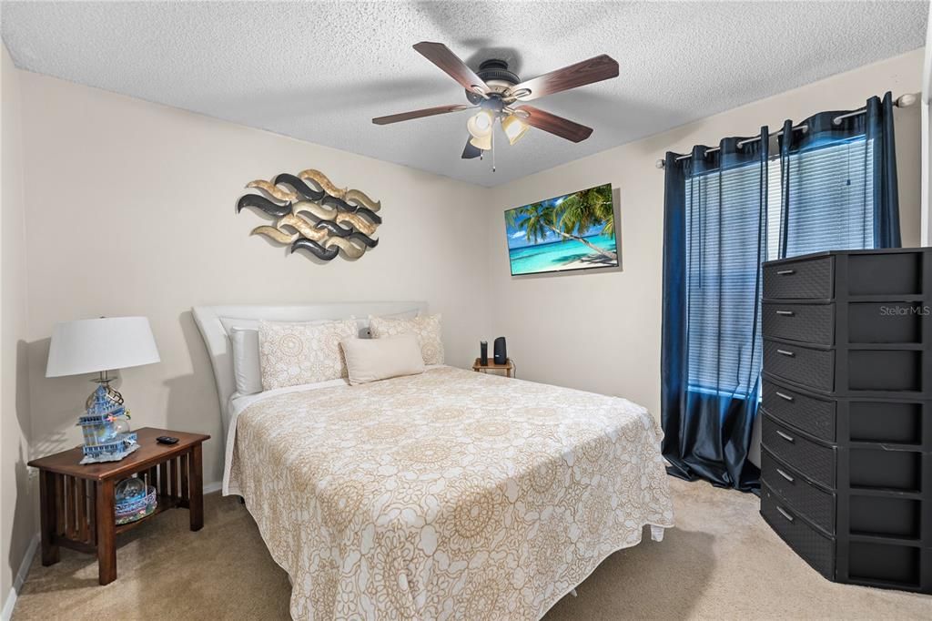 For Sale: $269,900 (3 beds, 2 baths, 1279 Square Feet)