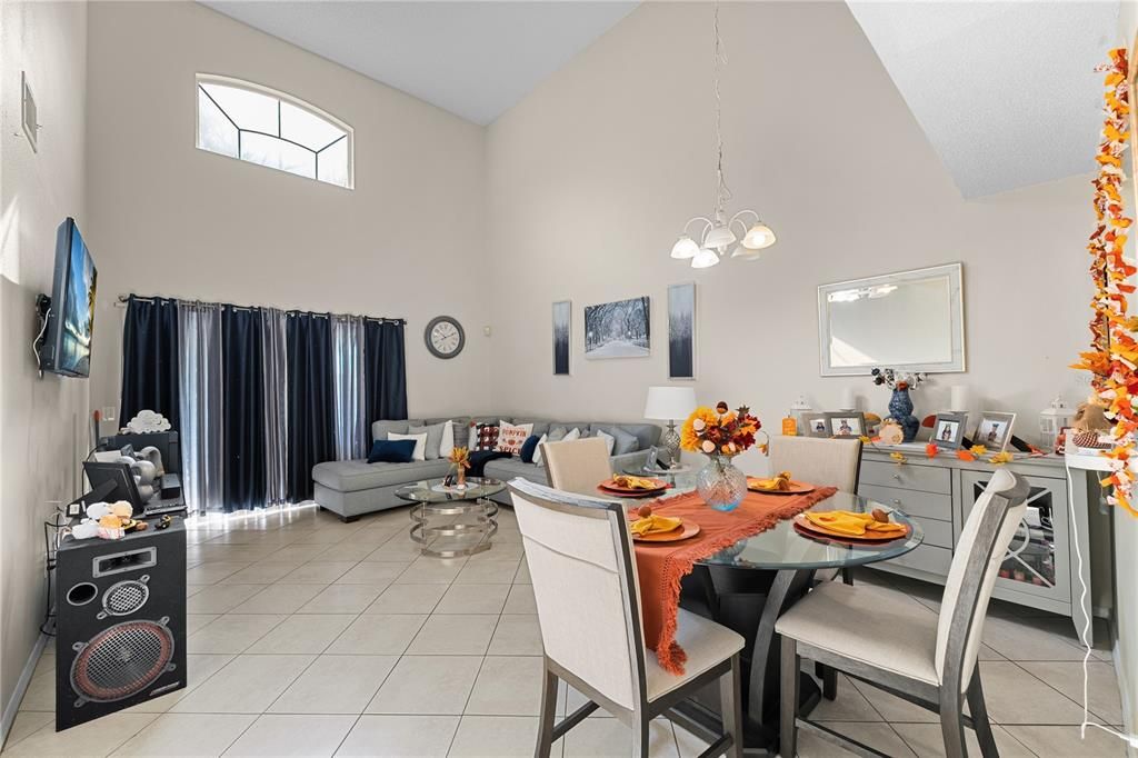 For Sale: $269,900 (3 beds, 2 baths, 1279 Square Feet)