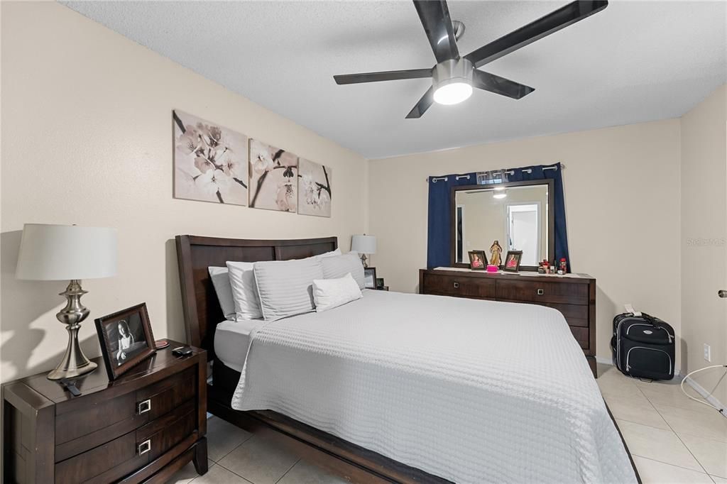 For Sale: $269,900 (3 beds, 2 baths, 1279 Square Feet)