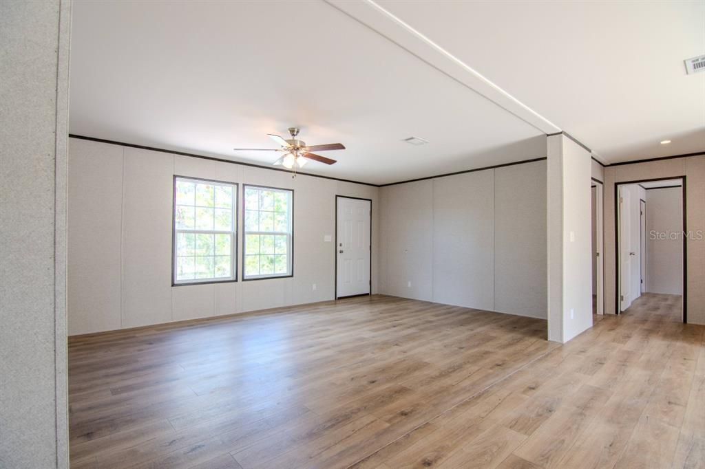 На продажу: $279,900 (3 спален, 2 ванн, 1493 Квадратных фут)