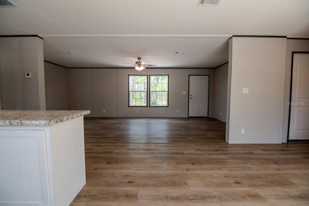 На продажу: $279,900 (3 спален, 2 ванн, 1493 Квадратных фут)