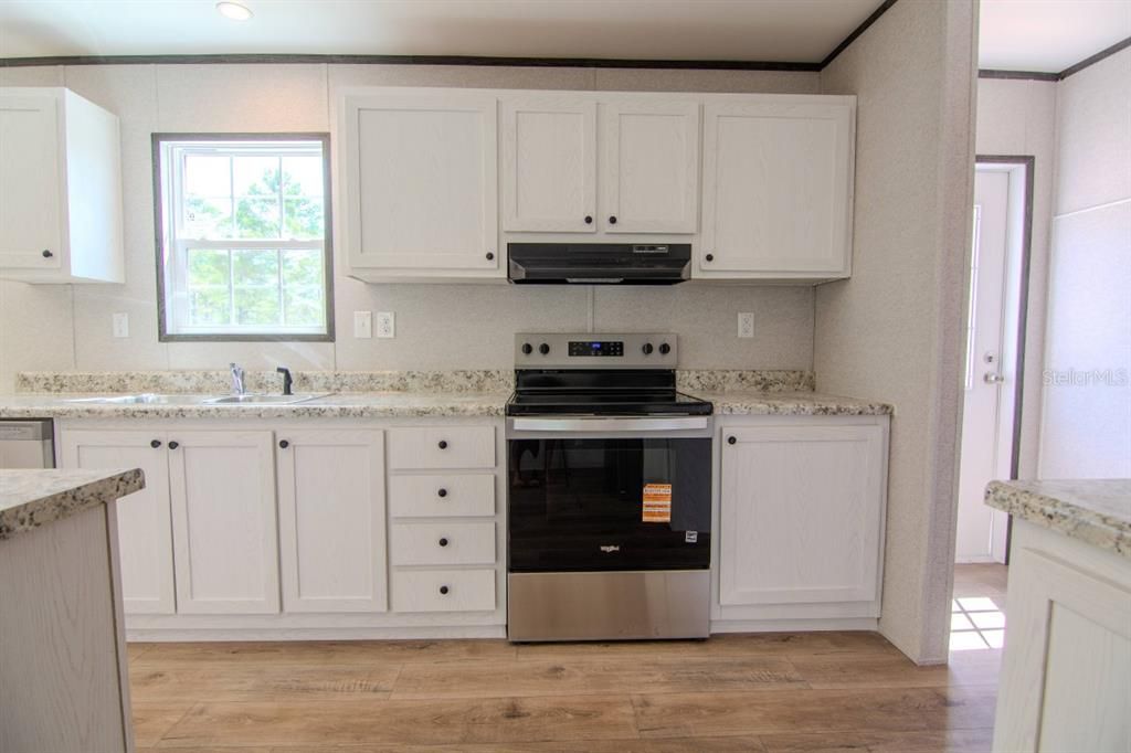 На продажу: $279,900 (3 спален, 2 ванн, 1493 Квадратных фут)