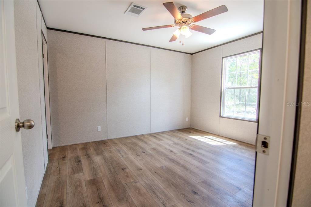 На продажу: $279,900 (3 спален, 2 ванн, 1493 Квадратных фут)