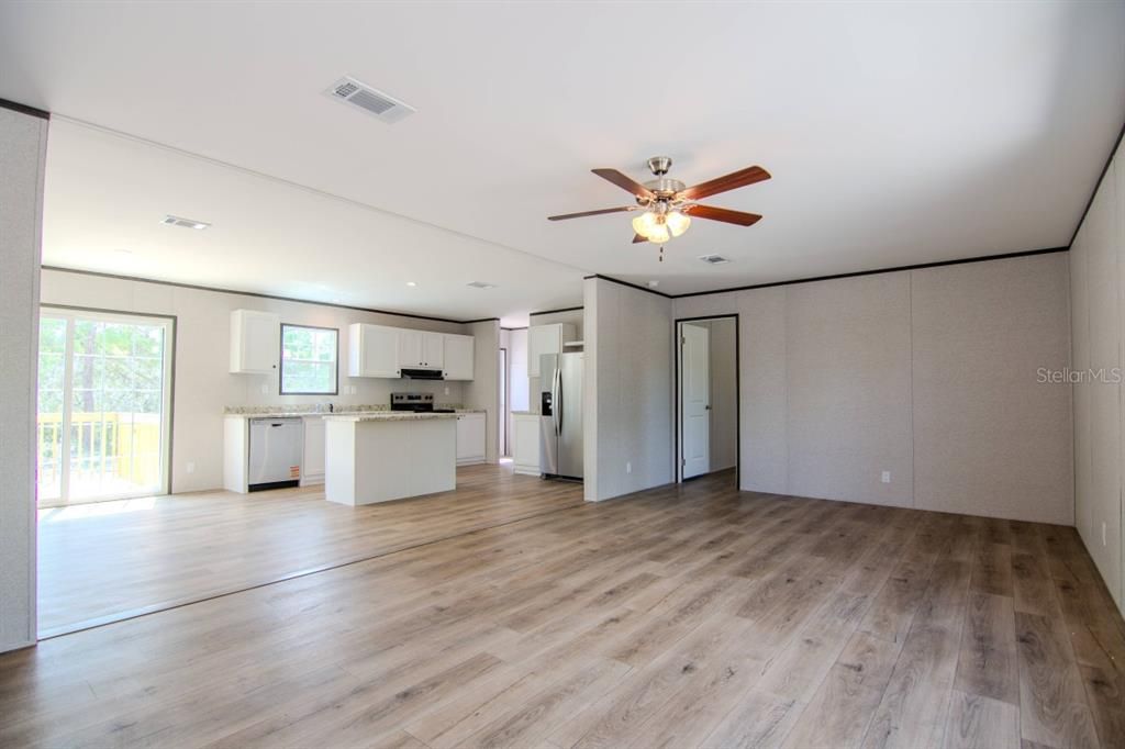 На продажу: $279,900 (3 спален, 2 ванн, 1493 Квадратных фут)