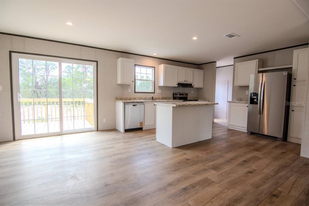 На продажу: $279,900 (3 спален, 2 ванн, 1493 Квадратных фут)