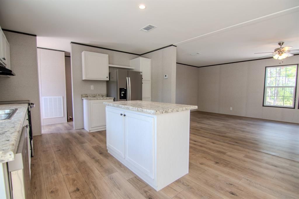 На продажу: $279,900 (3 спален, 2 ванн, 1493 Квадратных фут)