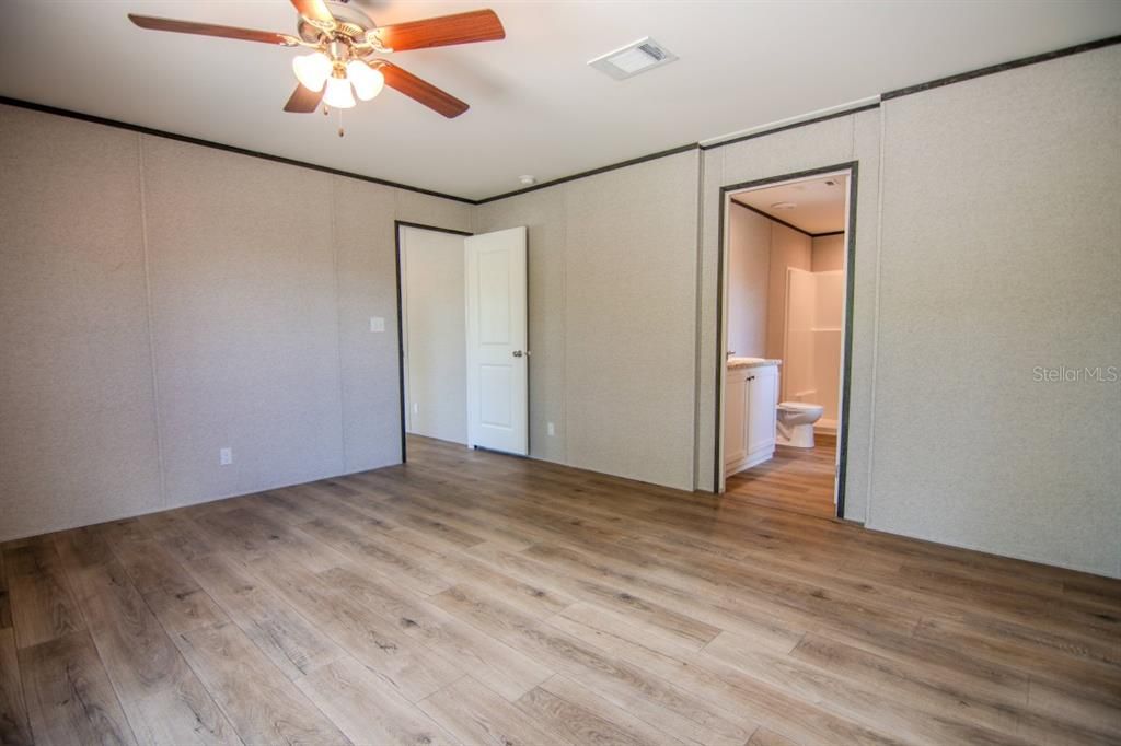 На продажу: $279,900 (3 спален, 2 ванн, 1493 Квадратных фут)