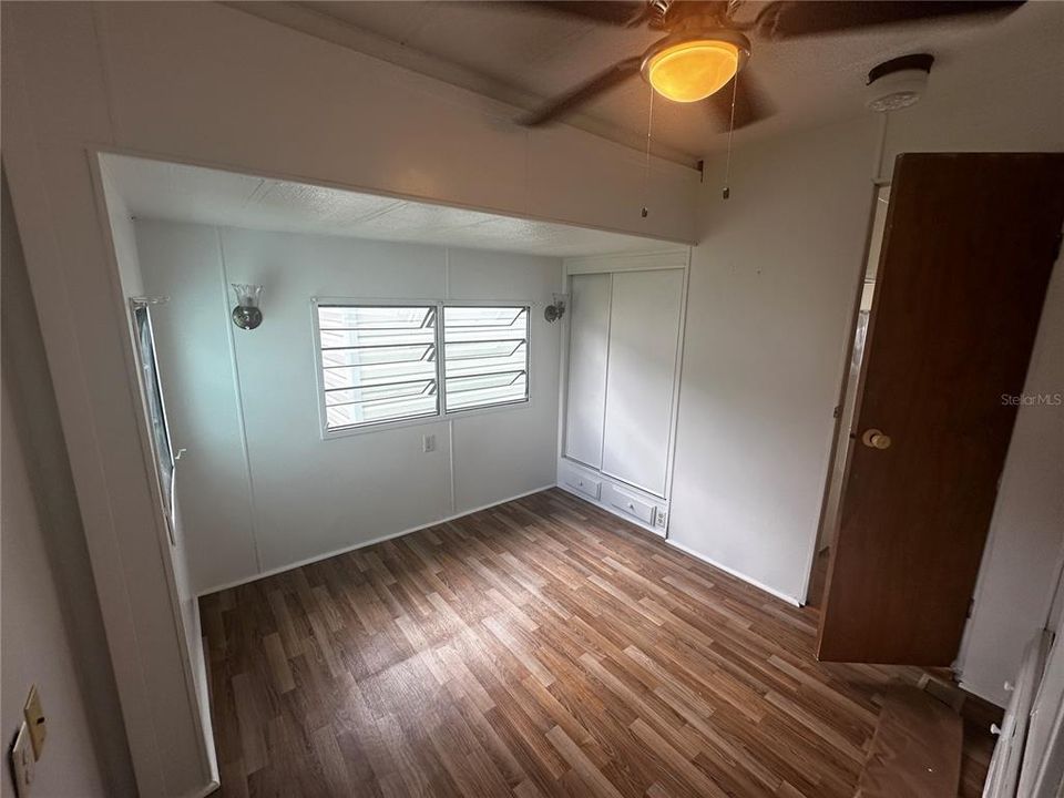 For Sale: $14,900 (1 beds, 1 baths, 450 Square Feet)