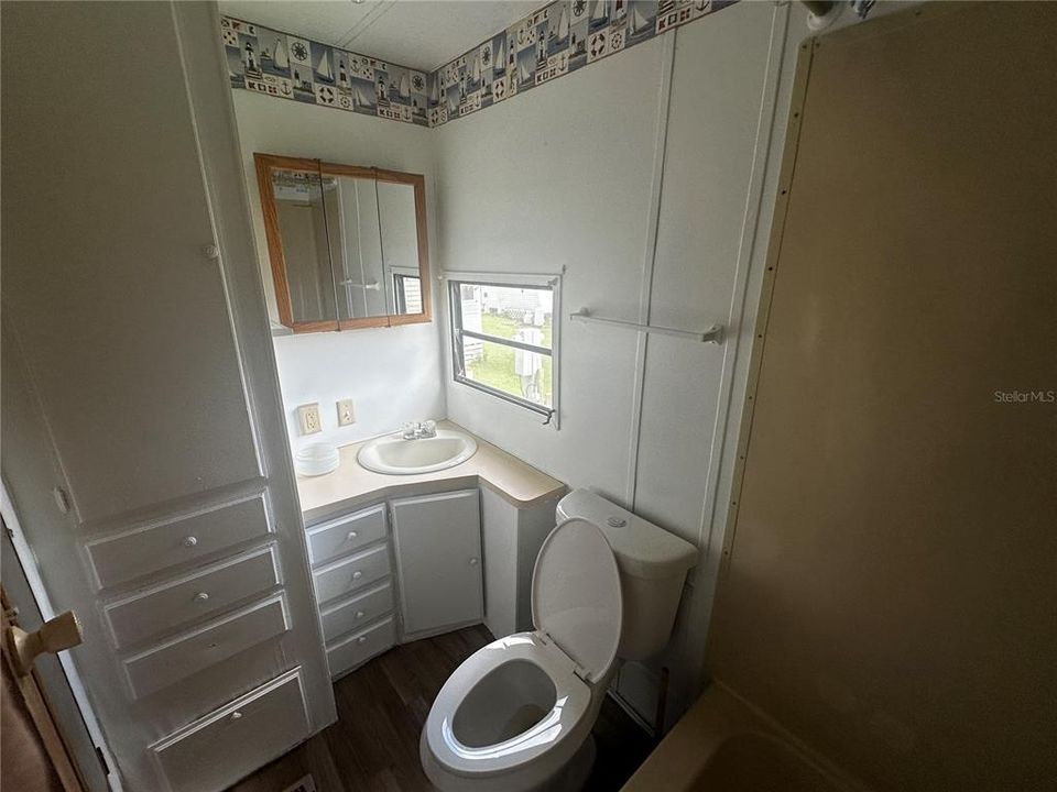 For Sale: $14,900 (1 beds, 1 baths, 450 Square Feet)