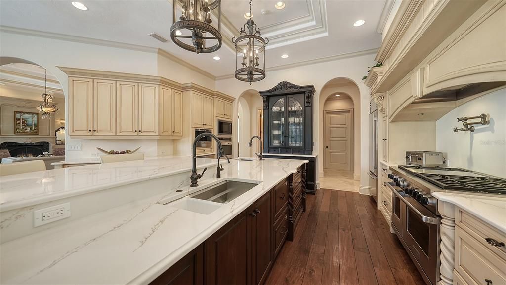 En Venta: $4,650,000 (4 camas, 5 baños, 7579 Pies cuadrados)