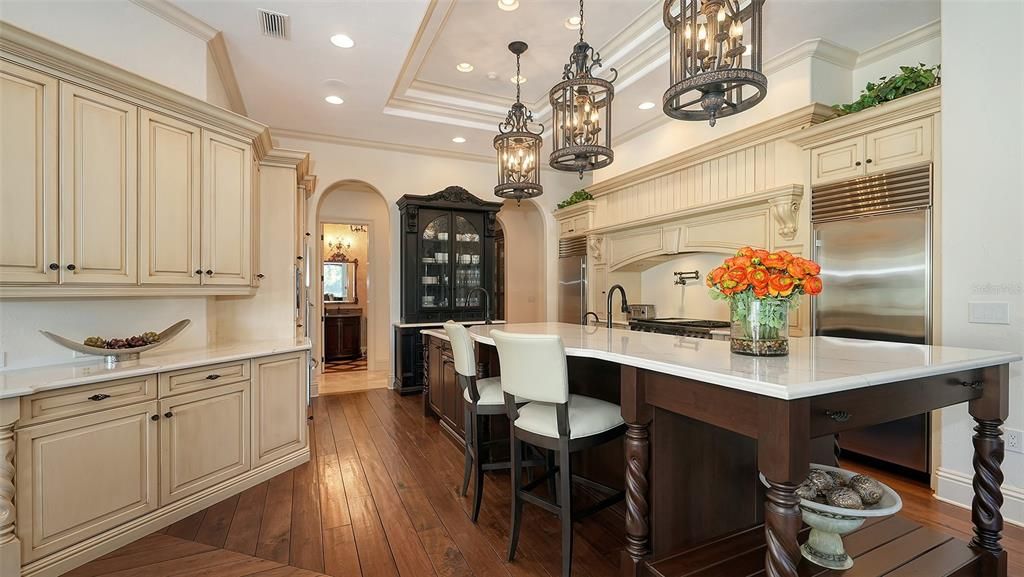 En Venta: $4,650,000 (4 camas, 5 baños, 7579 Pies cuadrados)