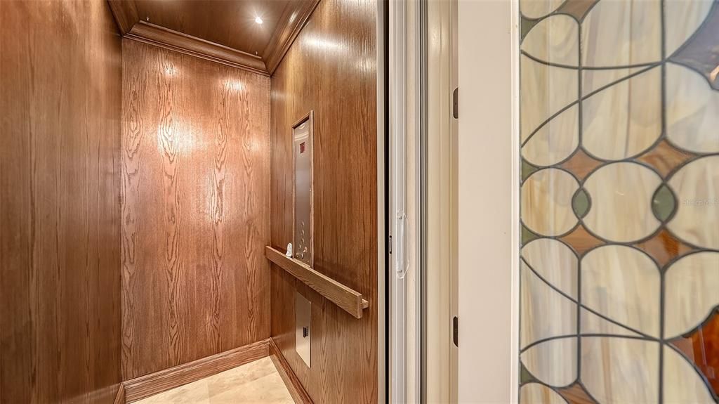 En Venta: $4,650,000 (4 camas, 5 baños, 7579 Pies cuadrados)