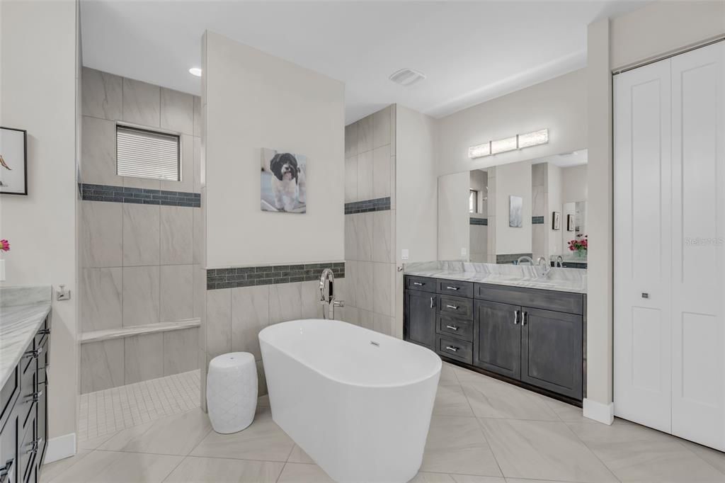 На продажу: $899,000 (3 спален, 3 ванн, 2499 Квадратных фут)