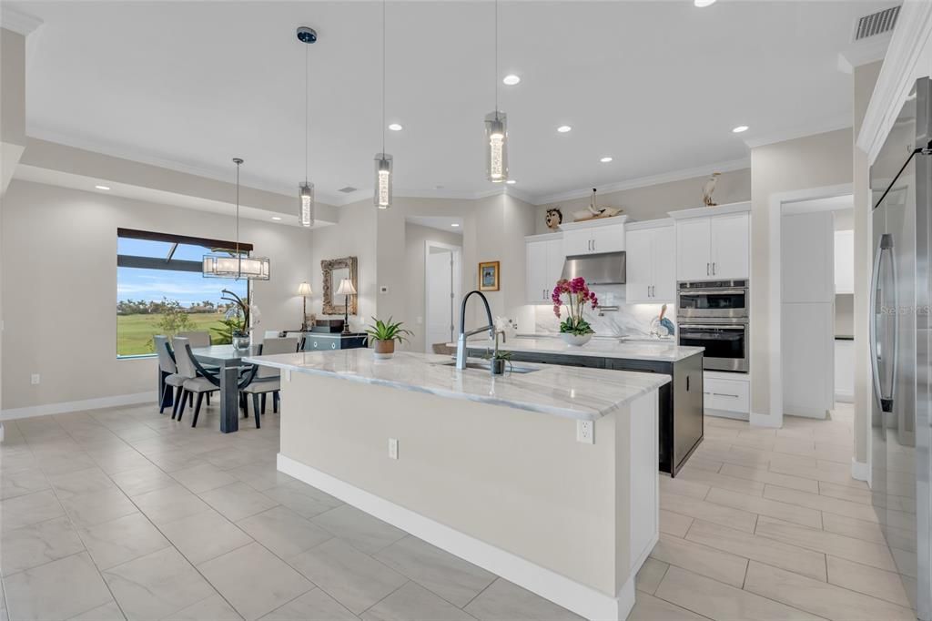 На продажу: $899,000 (3 спален, 3 ванн, 2499 Квадратных фут)