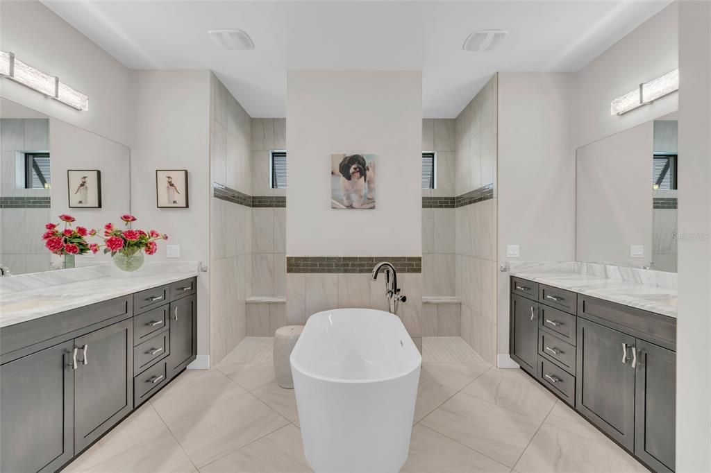 На продажу: $899,000 (3 спален, 3 ванн, 2499 Квадратных фут)