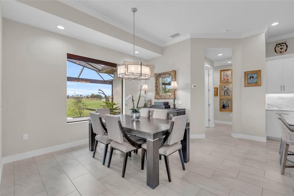 На продажу: $899,000 (3 спален, 3 ванн, 2499 Квадратных фут)