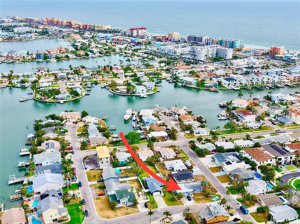 На продажу: $395,000 (0.12 acres)