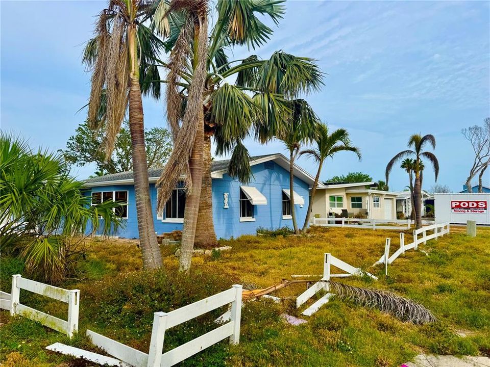 На продажу: $395,000 (0.12 acres)